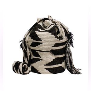 Colombian Handmade Wayuu Mochila Small Hobo Bag, Beige and Brown Design